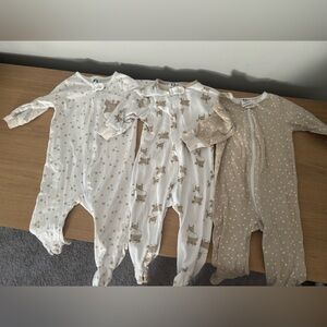 6-9 baby Gerber sleepers lot of 3